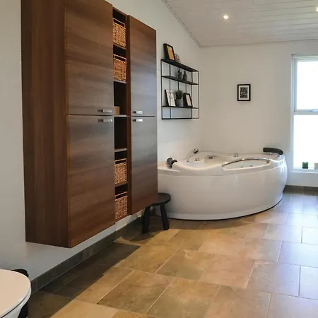 Tatil Evi Three-bedroom In Ebeltoft