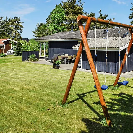 Amazing In With Kitchen Holiday home *